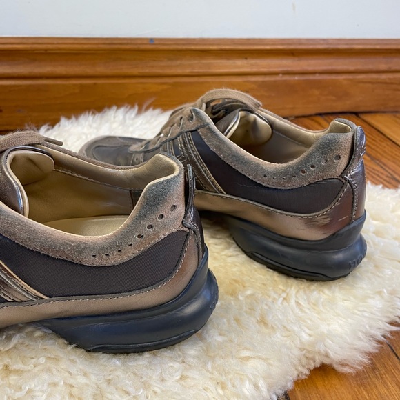 Hogan Interactive Tennis Shoes Bronze Sneakers Size 37. They run half size large - Picture 2 of 13